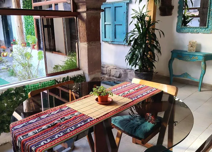 Kantiq House Apartahotel *